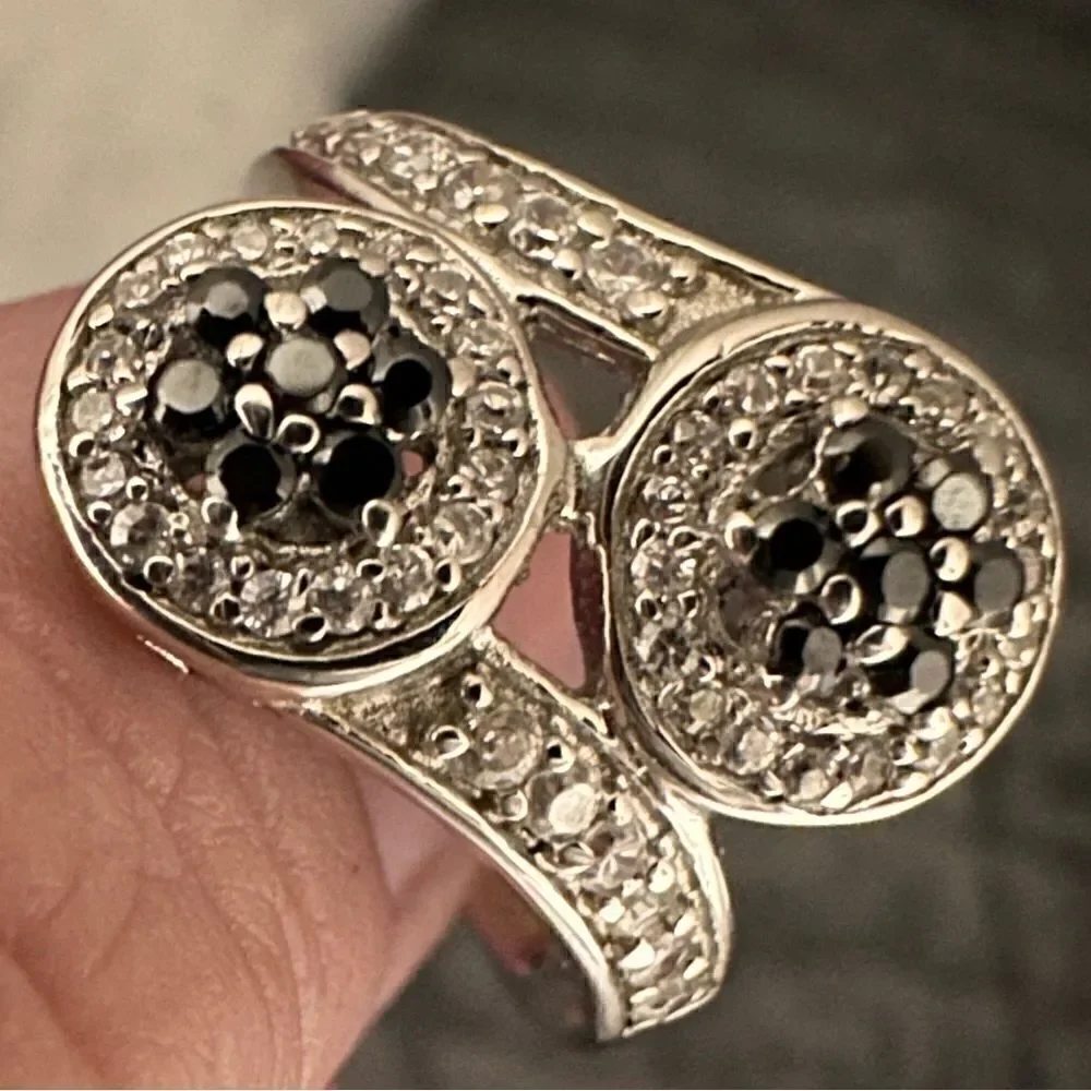 Elegant 925 Sterling Silver Black & White Diamond Ring – Size 7
